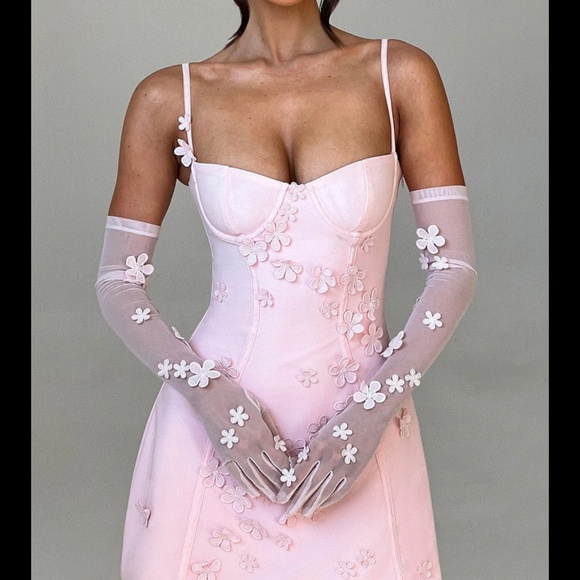 Brand new pink minidress - Picture 3 of 3